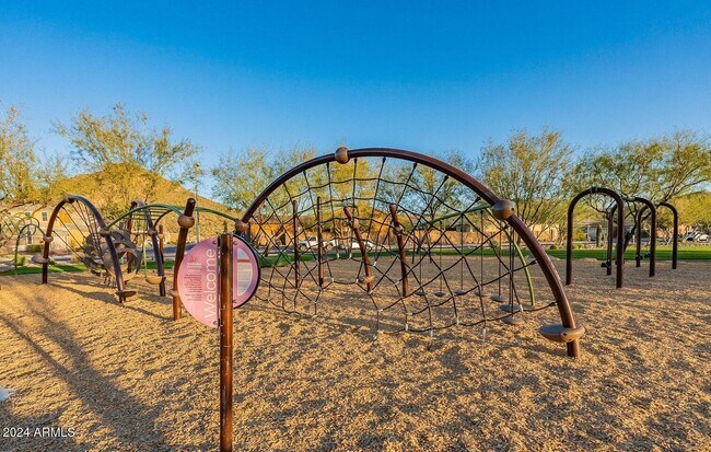 Building Photo - 27057 N Skipping Rock Rd