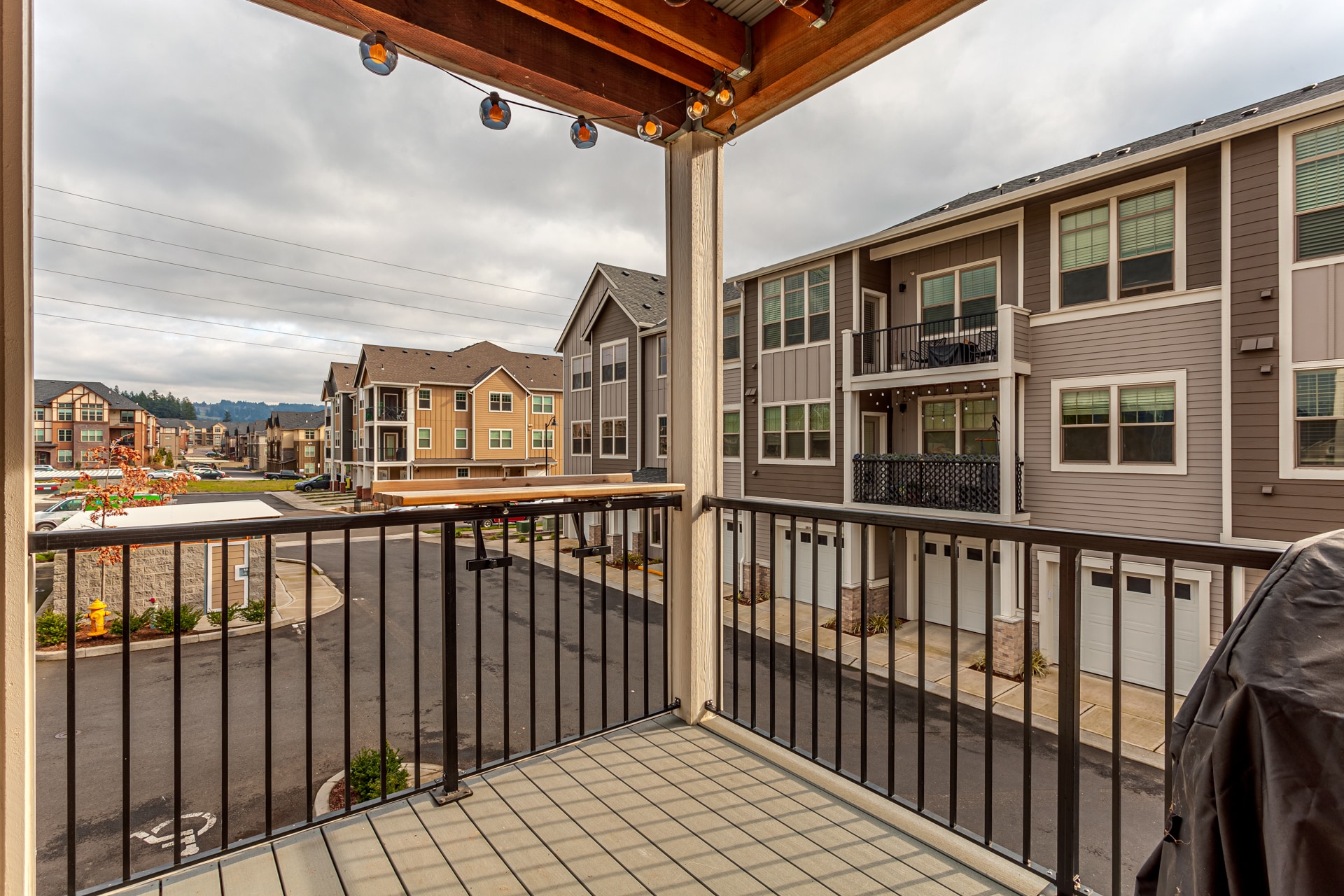 Building Photo - 16323 NW Chadwick Way