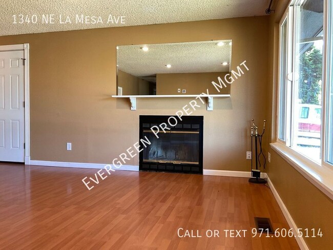 Building Photo - Freshly Remodeled 3BD Gresham Ranch | $239...