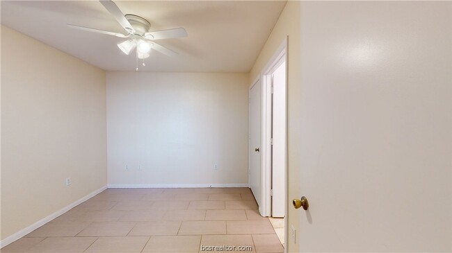 Building Photo - 529 Southwest PKWY Unit 102