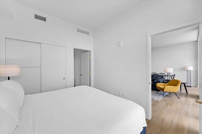 Building Photo - 2678 Tigertail Ave