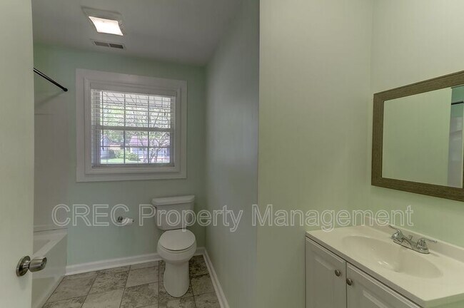 Building Photo - 2401 Eagle Dr