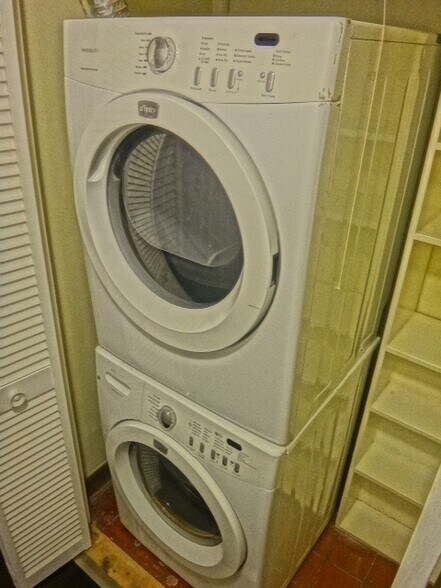 Laundry Room - 1207 Green St