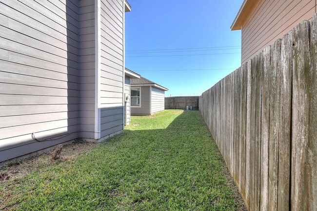 Building Photo - 2334 Mystic Star Dr