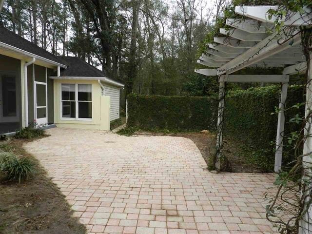 Building Photo - 1047 Pk Vw Dr