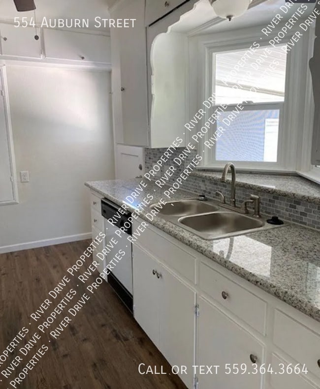 Building Photo - PRICE DROP- Spacious Vintage Beauty in Tulare