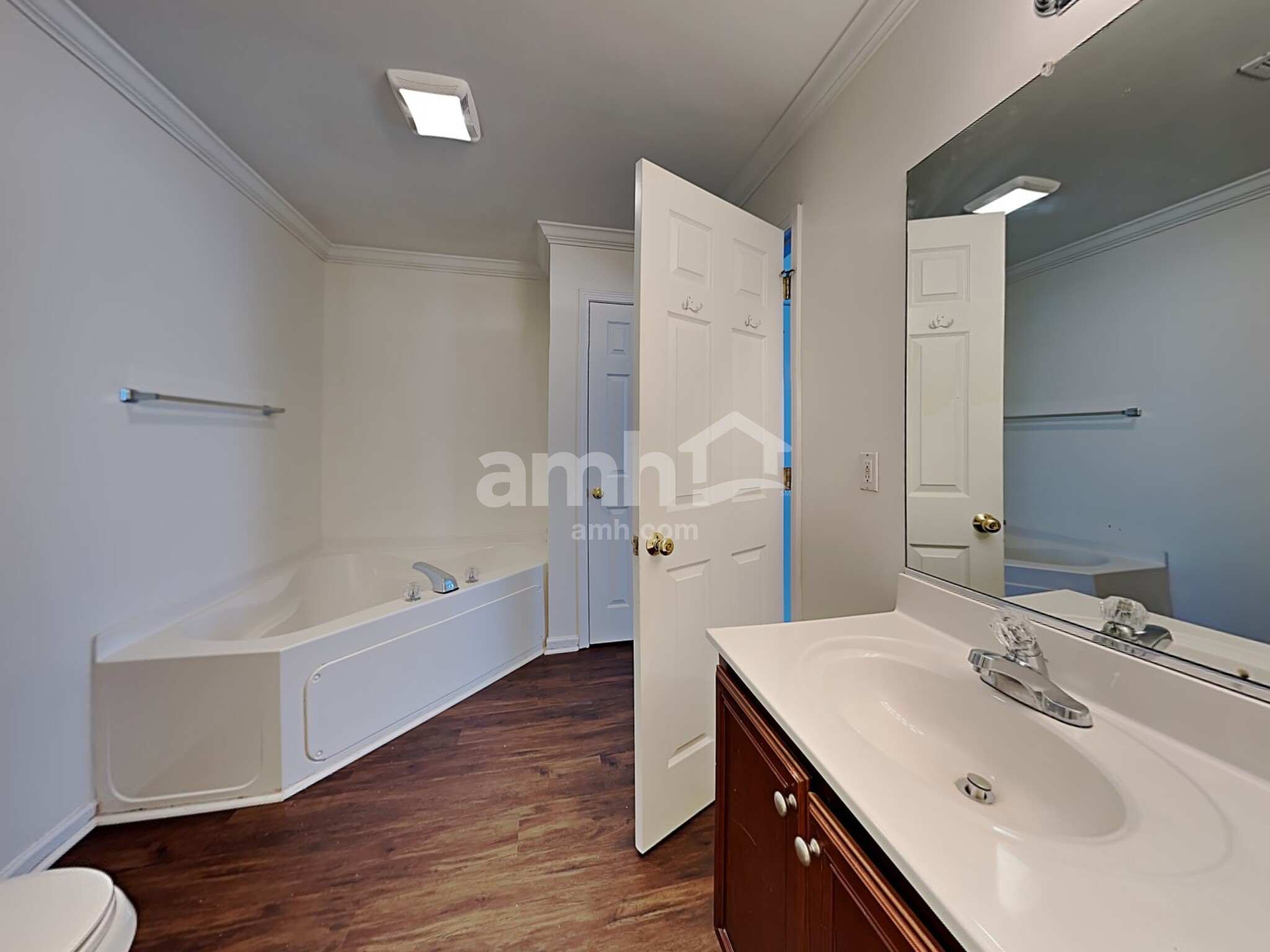 Building Photo - 521 Brummell Ln