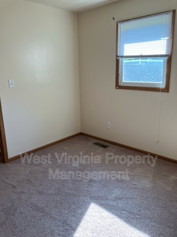 Building Photo - 152 Cardinal Wy