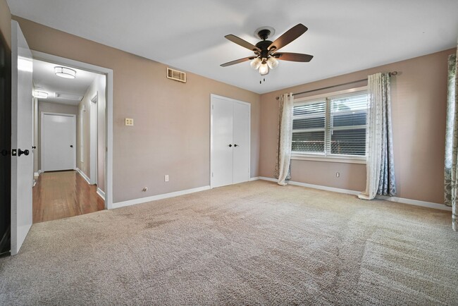 Building Photo - 2210 San Jacinto Dr