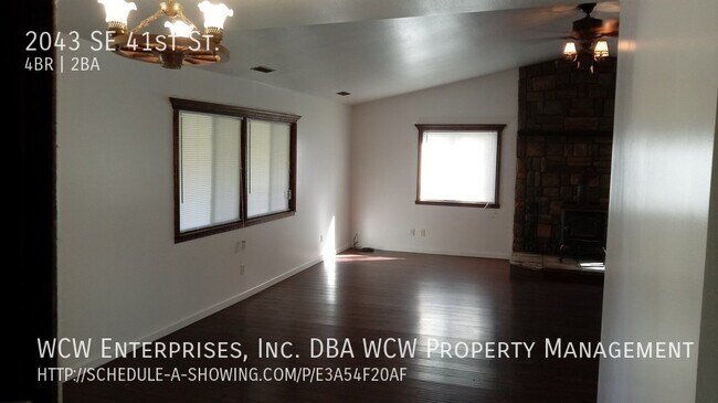 Building Photo - 2043 SE 41st St