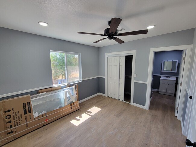 Building Photo - Beautifully Remodeled 5-Bedroom, 3-Bathroo...