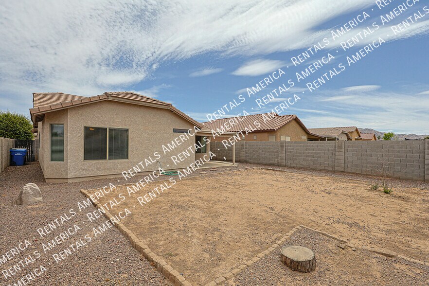 Building Photo - 6814 S 36th Ln