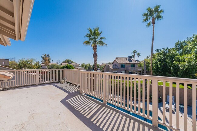 Building Photo - FURNISHED 2 Bedrooms plus den/loft & Private Pool