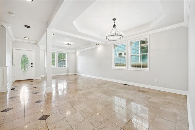 Building Photo - 1578 Lincoln Ave SE