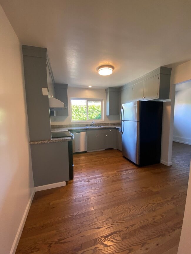 Building Photo - 2101 Trousdale Dr