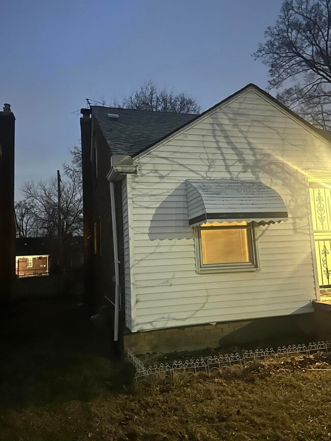 Building Photo - 14079 Edmore Dr