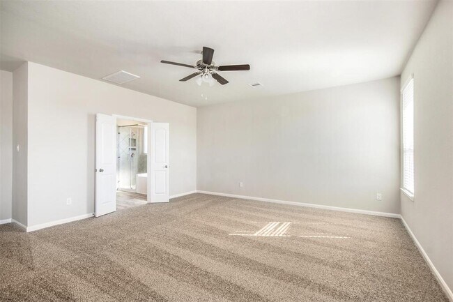 Building Photo - 28011 Langsdale Ct