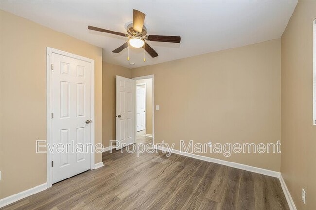 Building Photo - 1609 N Outer Dr