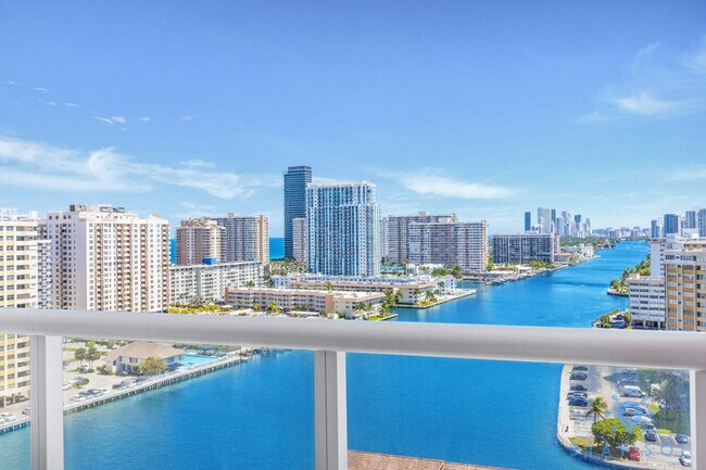 Building Photo - 2602 E Hallandale Beach Blvd