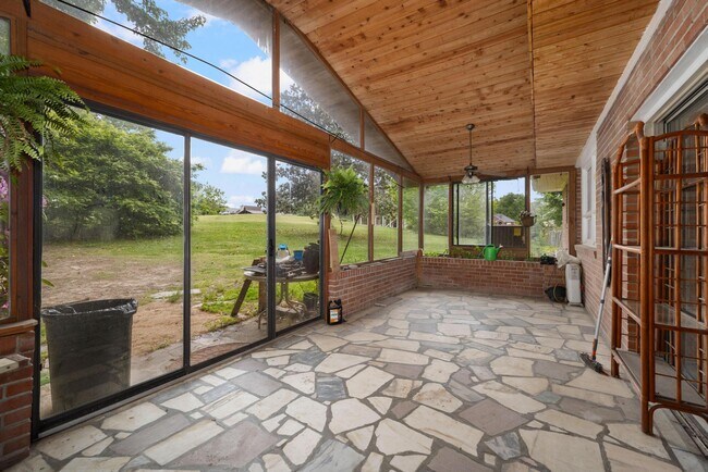Building Photo - 2209 King College Rd