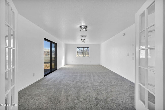 Building Photo - 430 Calle De La Plata