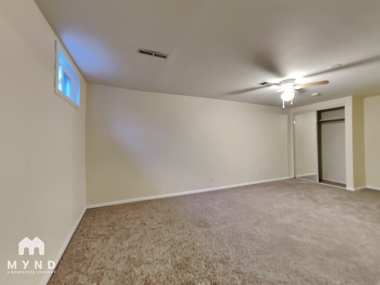 Building Photo - 775 S Braun St