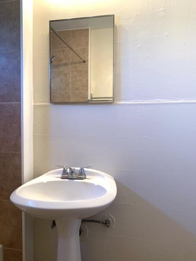 Building Photo - 455 E St John St