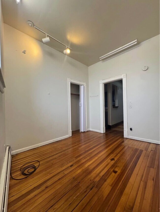 Building Photo - 2156 5th Ave