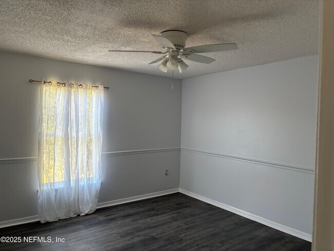 Building Photo - 7086 Shady Pine Ct