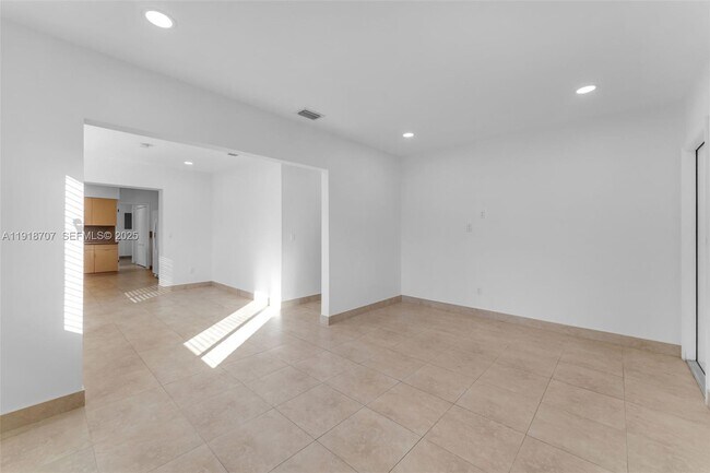 Building Photo - 9101 SW 34th St