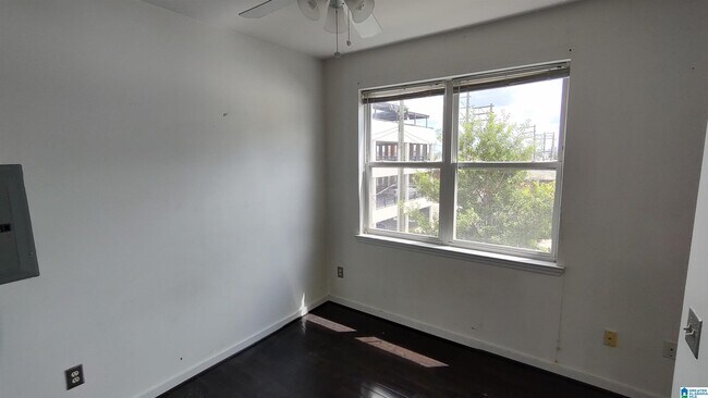 Building Photo - 2020 5th Ave S