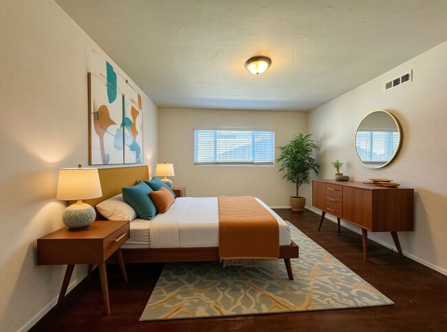 Building Photo - AVAILABLE NOW! BEAUTIFUL 3BD/1.5BA POINT LOMA HOME w/ GARAGE & LAUNDRY!