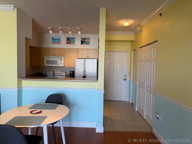 Building Photo - 616 Clearwater Park Rd