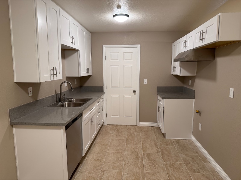 Building Photo - 16645 Valencia Ave