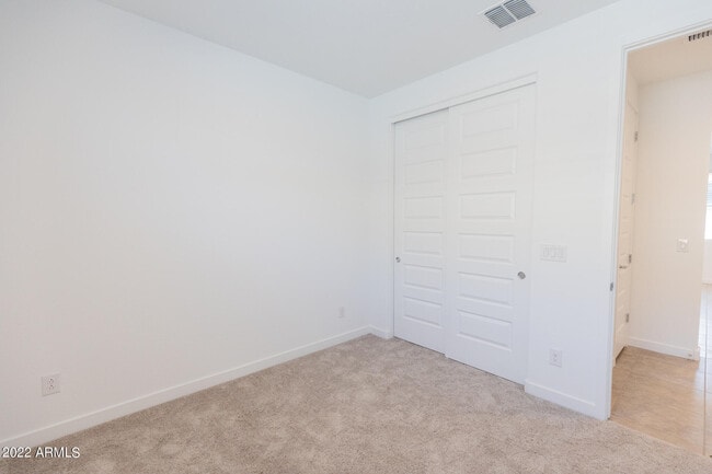 Building Photo - 9323 W Glenrosa Ave