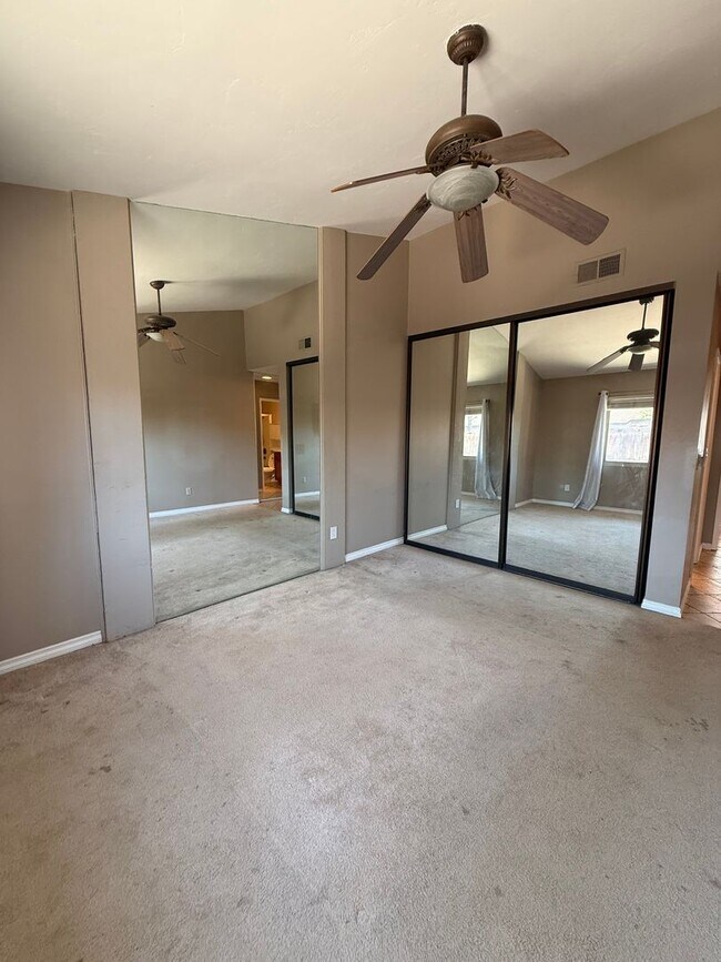 Building Photo - Charming Single-Level Townhome in Cape Concord