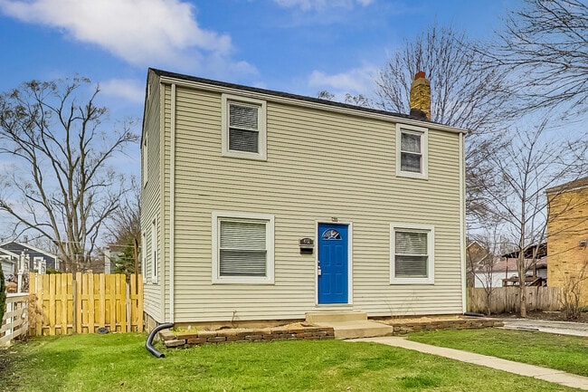 Primary Photo - 402 N Main St