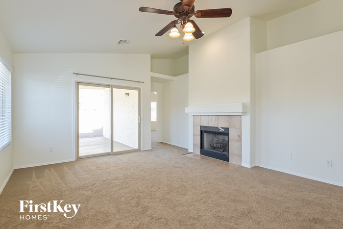 Building Photo - 7904 W Sacramento Hill Dr