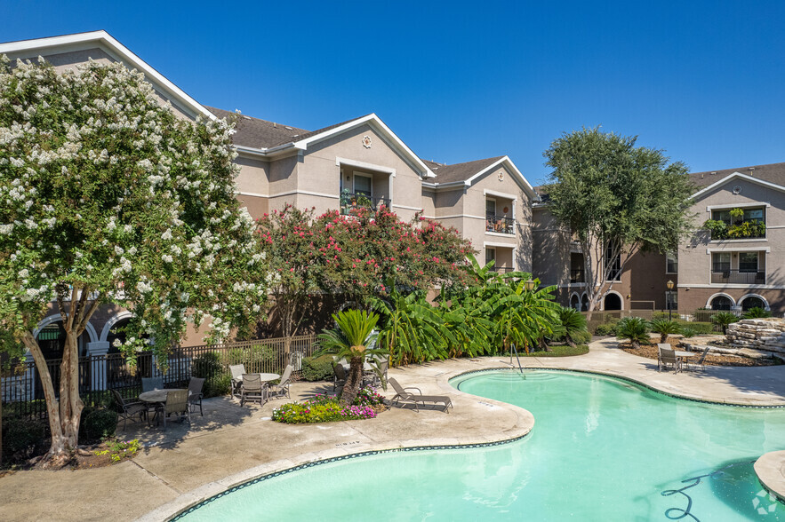 The Catania - 5105 Airline Dr Houston TX 77022 | Apartment Finder