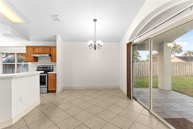 Building Photo - 212 Bent Oak Loop