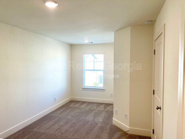 Building Photo - 5859 Greystone Dr