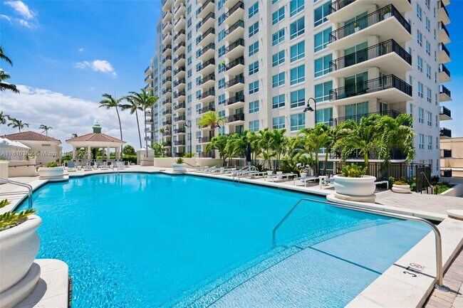 Building Photo - 610 W Las Olas Blvd