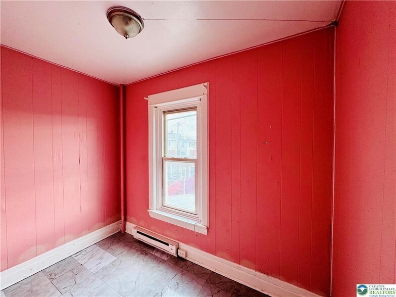 Building Photo - 637 N Penn St