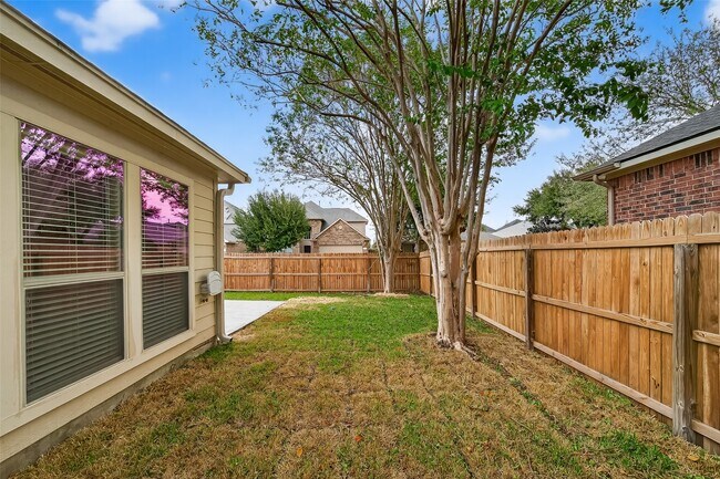 Building Photo - 2826 Lakecrest Forest Dr