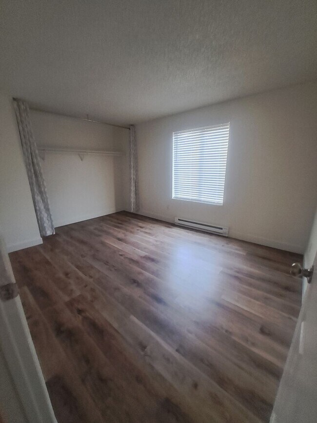 Building Photo - AR6290