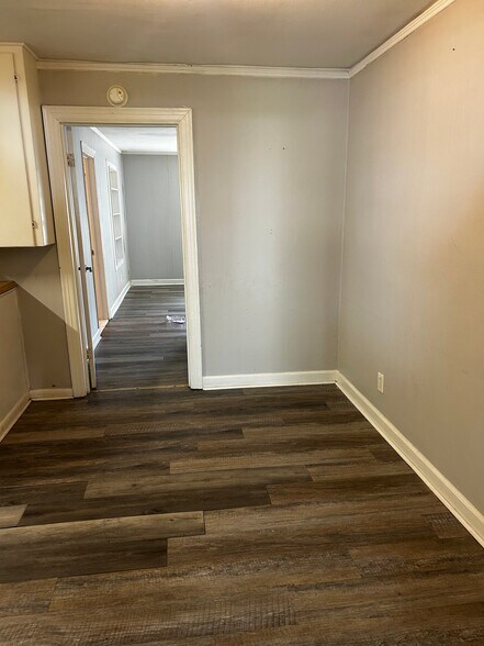 Building Photo - 803 Blossom St