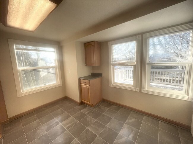 Building Photo - 28thse