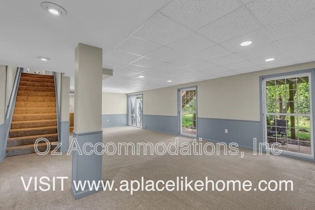 Building Photo - 13961 W 144th Ct