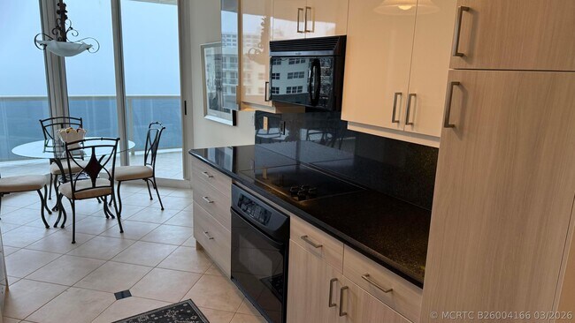 Building Photo - 3200 N Ocean Blvd