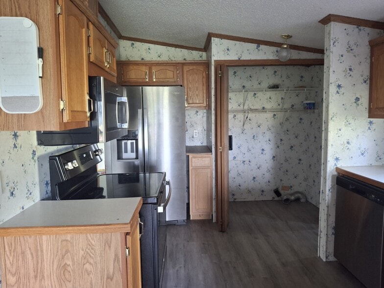 kitchen - 3361 Coykendall Rd